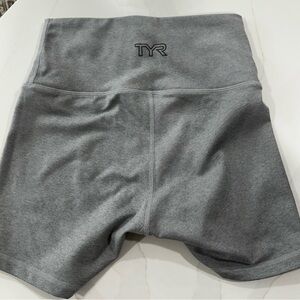 TYR Base Kinetic High-Rise Shorts 2”